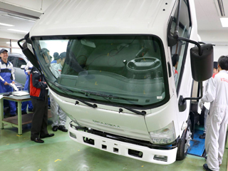 いすゞ自動車近畿株式会社様1
