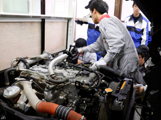 いすゞ自動車近畿株式会社様2