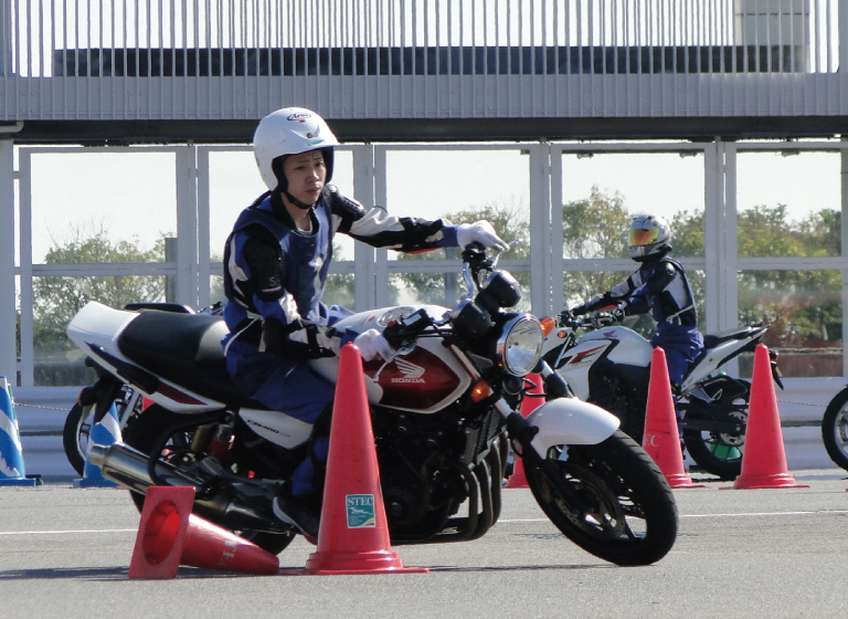 鈴鹿サーキット安全運転講習1