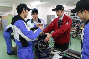 自動車　専門学校　京都