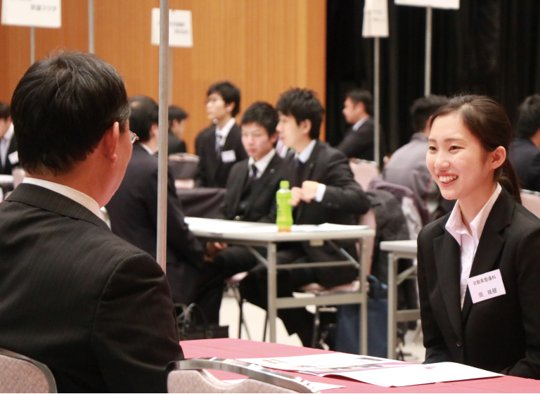 学内合同企業説明会の様子2
